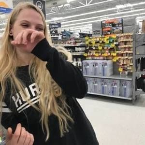 Meet your Posher, Desiree